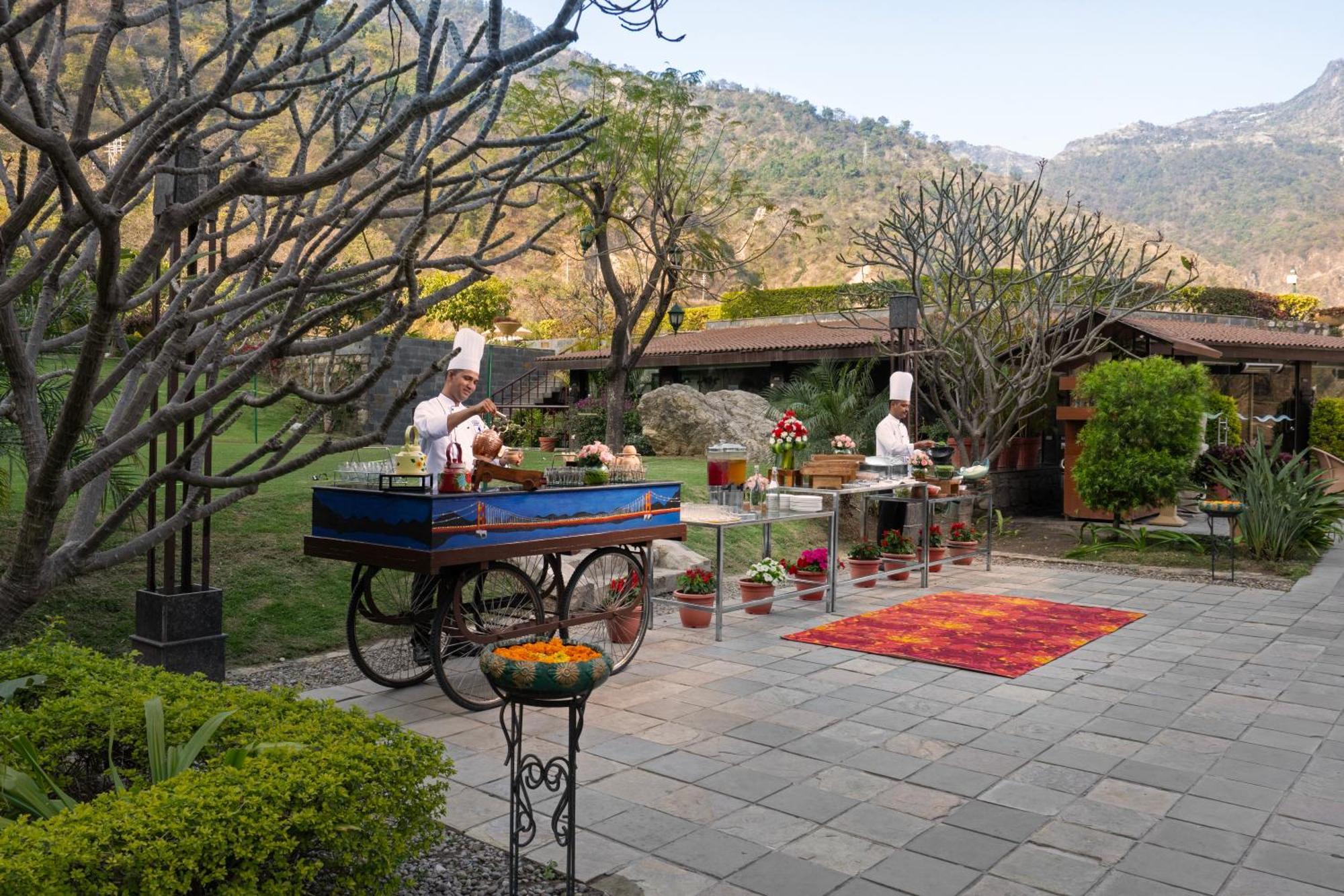 Aloha On The Ganges By Leisure Hotels Rishīkesh Exterior foto